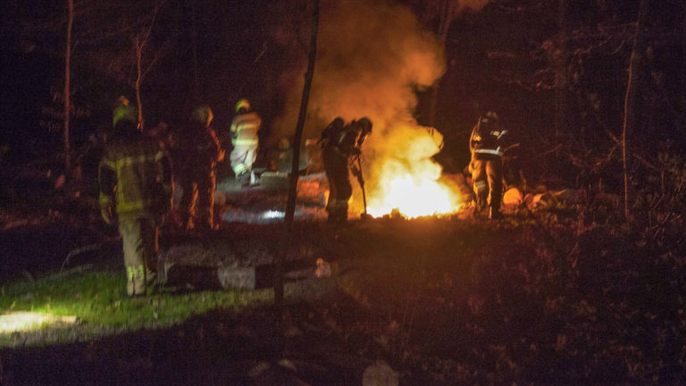 Brandstichting in Waarderhout; benzine gebruikt om vuur aan te krijgen