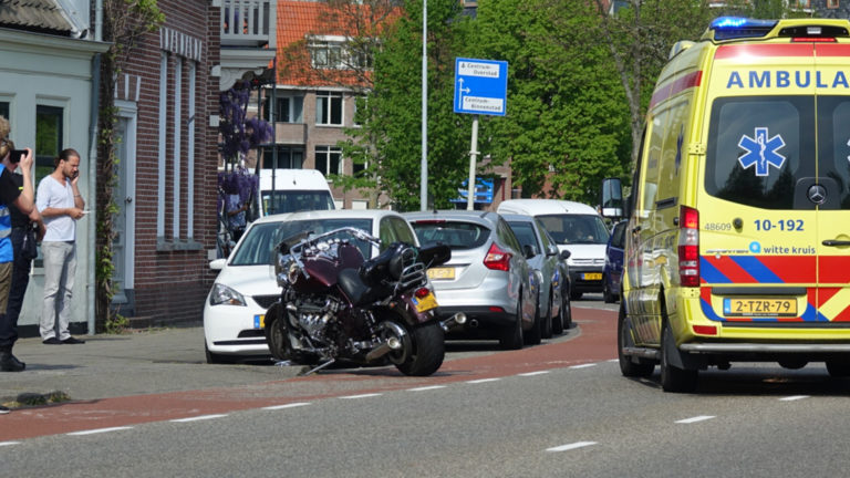 Motorrijder gewond na vlucht over stuur op Geestersingel