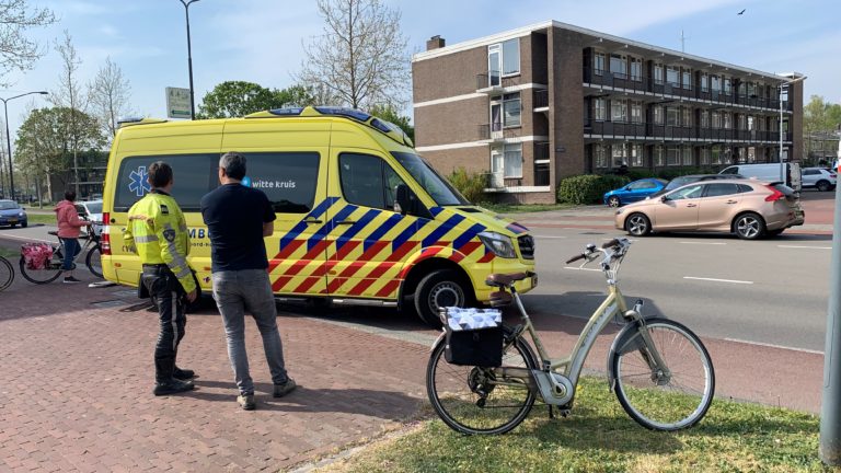 Fietser met de schrik vrij na aanrijding Koelmalaan