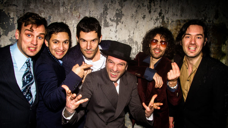 Podium onder de Toren sluit swingend af met Antwerp Gipsy-Ska Orkestra ?