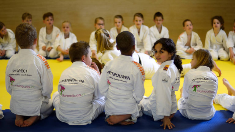 Schooljudo viert Alkmaars jubileum met speciale gasten in Sportpaleis ?