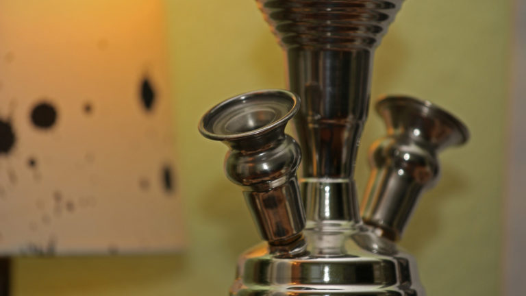 Onderzoek naar Alkmaarse shisha lounges leidt tot hoge boetes