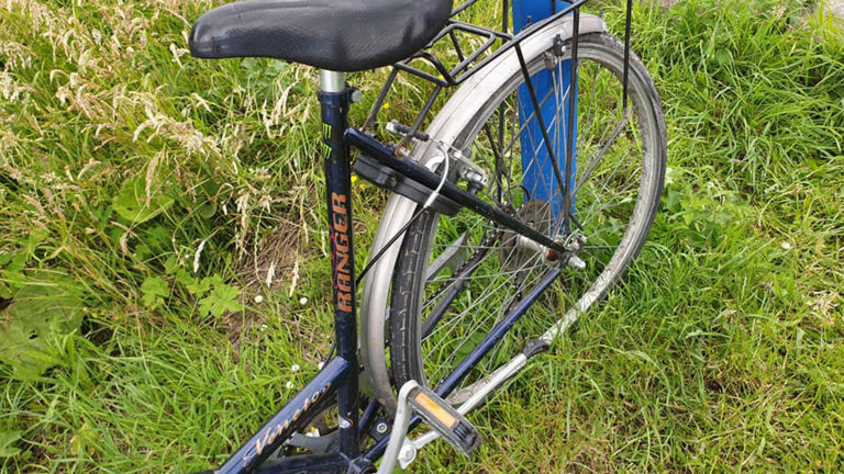 Scholier gewond bij aanrijding in ’t Kruis, dader rijdt door