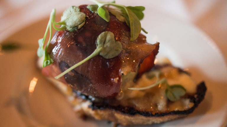 Culinaire avonturentocht langs mini-gerechten; Amusetour zet Waardse chefs op scherp