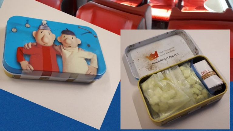 Doosje vol harddrugs achtergelaten in trein op station Alkmaar