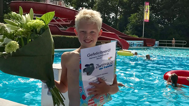 Zwembad de Bever verwelkomt 25.000ste bezoeker