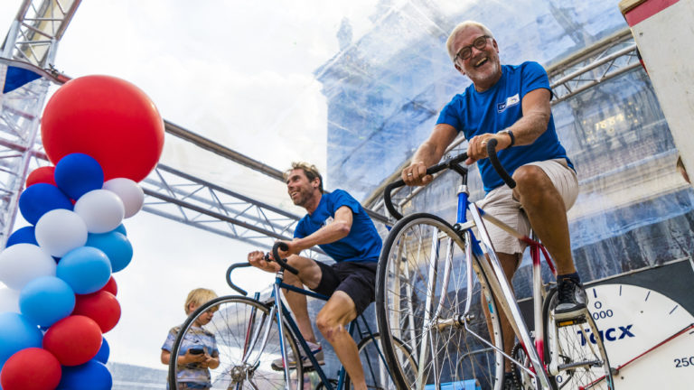 Officiële aftrap EK Wielrennen op Waagplein