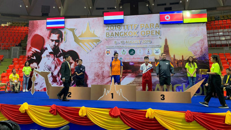 Para tafeltennisser Montanus verovert goud in Bangkok