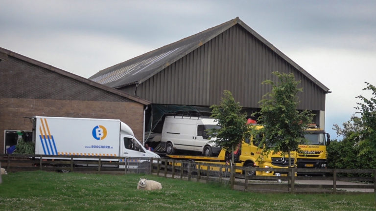 Schuur in Zuid-Scharwoude dicht vanwege vondst hennepkwekerij in juni