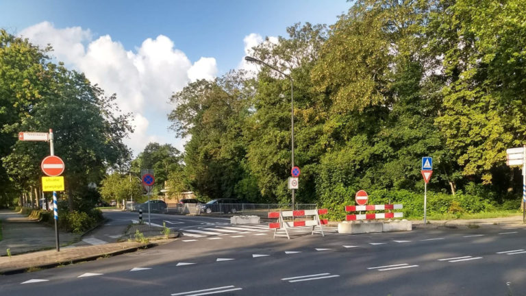 Proef met eenrichtingsverkeer op Dreef bij Pater Jan Smitschool