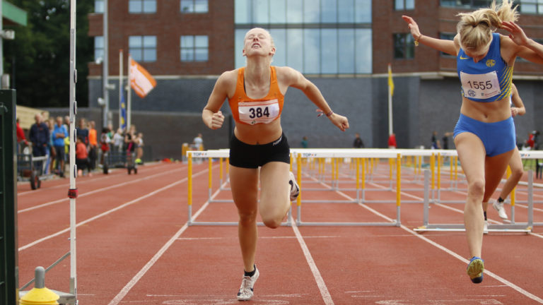 Hera-damesteam promoveert opnieuw, tegenslagen voor heren en C-jongens