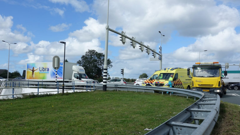 Even snel van baan wisselen bij kruising N242 – Zuidtangent loopt fout af