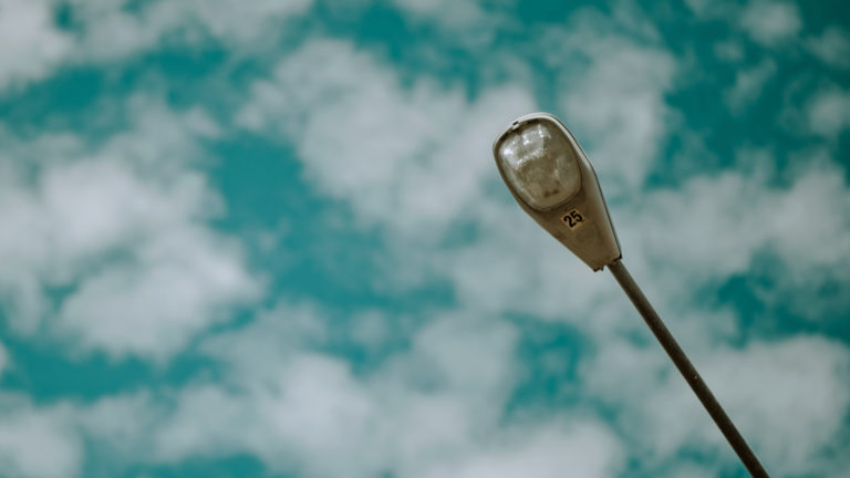 Huygenhoek en Zuidwijk krijgen lagere straatverlichting met dimmer