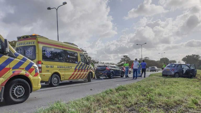 Kop-staartbotsing met lesauto op Heilooër Tolweg bij Alkmaar