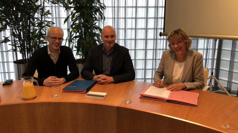 Grondcontract ondertekend voor eerste 19 NeroZero huizen in De Draai