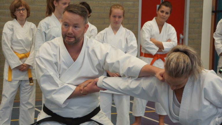 ‘Slaan en steken’ voor het goede doel