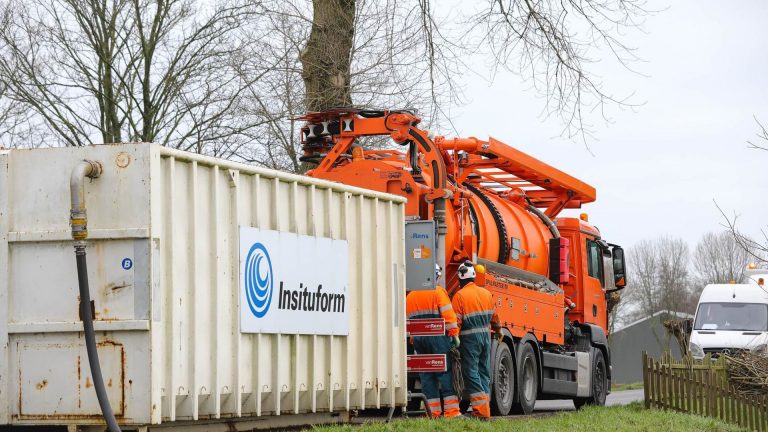 Mogelijk opborrelend water en stank tijdens rioolspuitbeurt in Edelstenenwijk