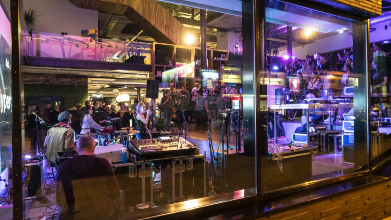 Popronde strijkt neer in Alkmaar