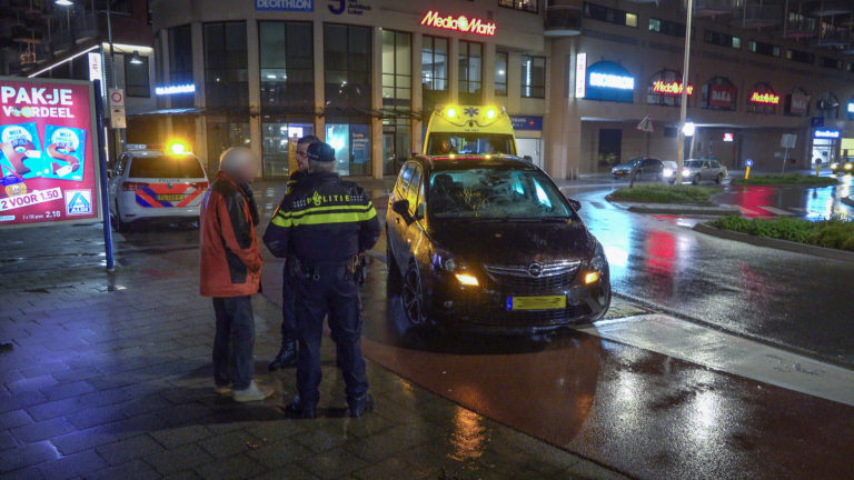 Voetganger geschept bij oversteken via zebrapad Kwakelkade Alkmaar
