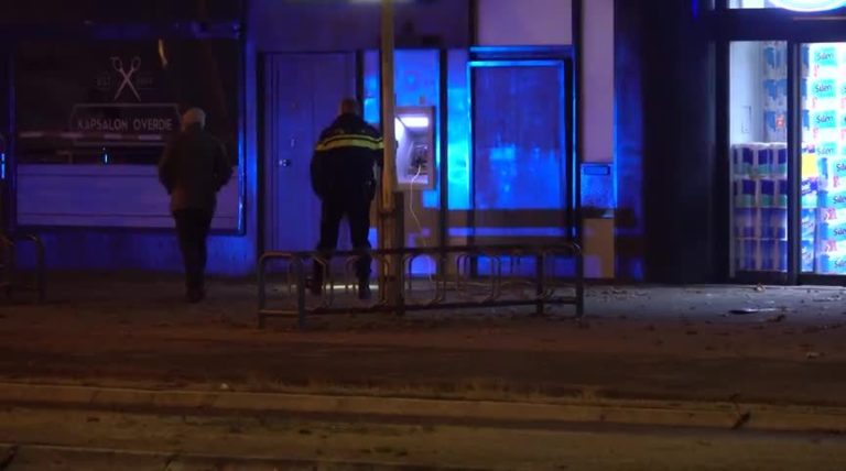 Omwonenden voelen zich niet veilig; “pinautomaat Vondelstraat moet weg”