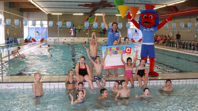 Snelcursussen diploma B en C tijdens vakantie in zwembad De Hout