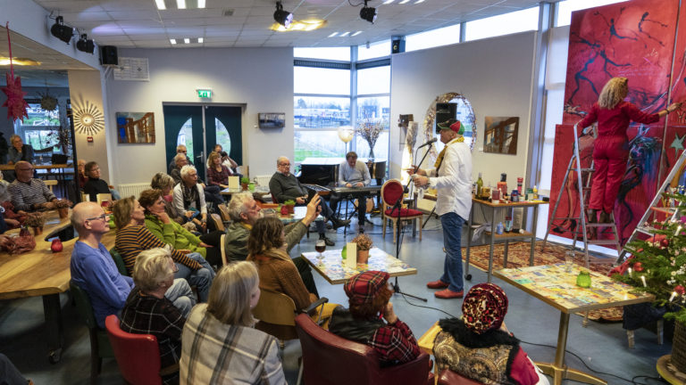 Live Painting in kantine Waterkant levert fraaie doeken op