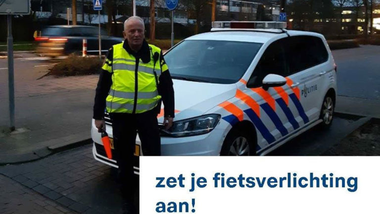 Politie Heerhugowaard doet controle op fietsverlichting: 27 bekeuringen