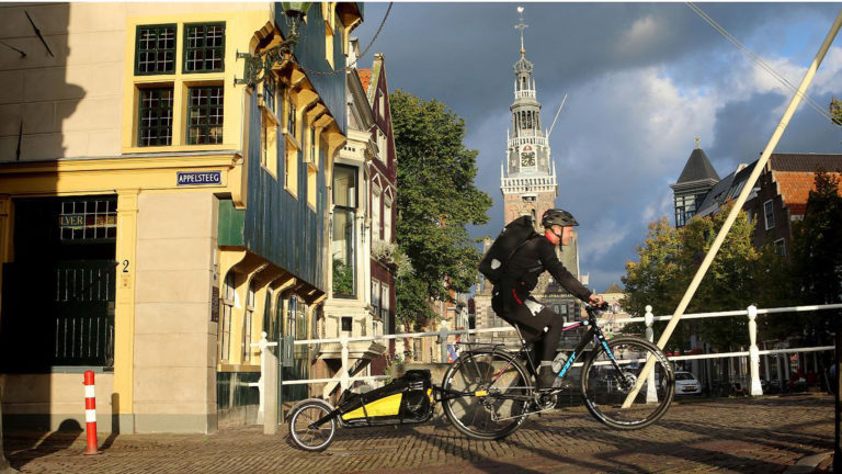 Victorie Fietskoeriers gaat post van Stadswerk072 bezorgen
