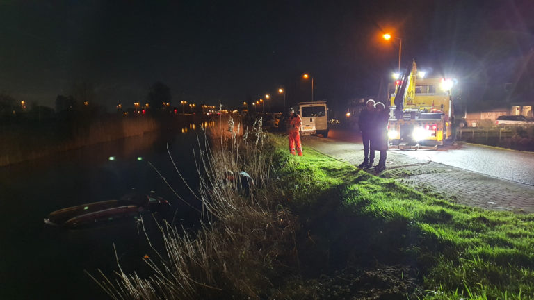 Bestuurder ziet zijn auto Noordervaart in rollen