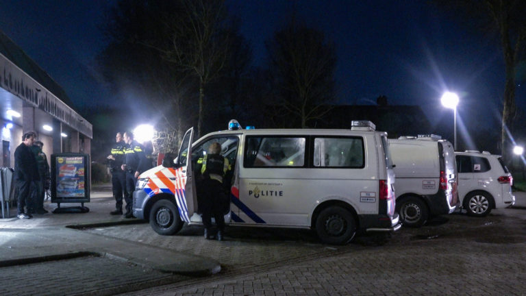 Geld buit gemaakt bij overval op supermarkt in Saskerstraat Alkmaar