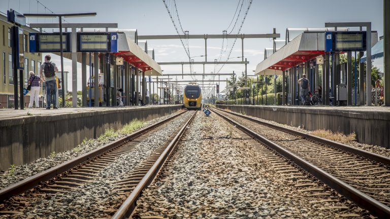 NS stopt op 1 april met verkoop rookwaren op weg naar rookvrije stations