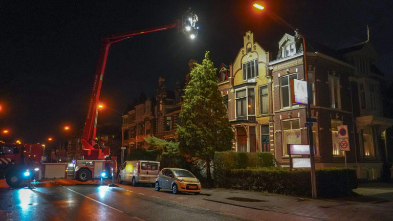 Inbreker op heterdaad betrapt; brandweer assisteert bij klopjacht