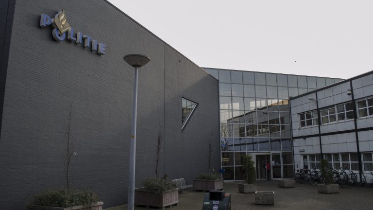 Alkmaarse politie pakt twee tieners op vanwege afpersing