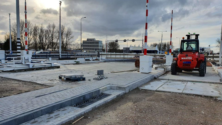 Leeghwaterbrug richting A9 lang weekend dicht, behalve voor AZ-ADO