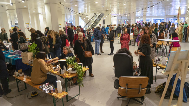 Internationale vrouwendag vult Het Nieuwe Warenhuis