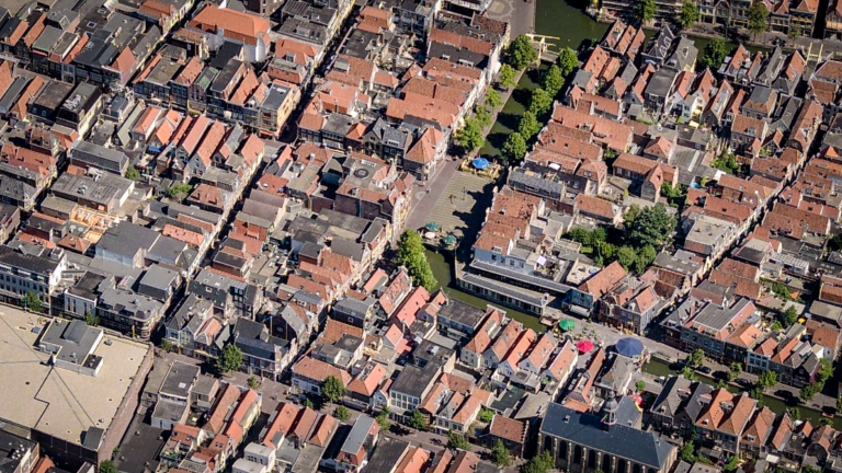 BAS wil definitieve reparatie plateau Gewelfde Stenenbrug en nieuwe plek voor gaslantaarn