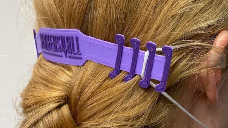 Tweehonderd 3D-geprinte mondmaskerclips voor ziekenhuis in Alkmaar