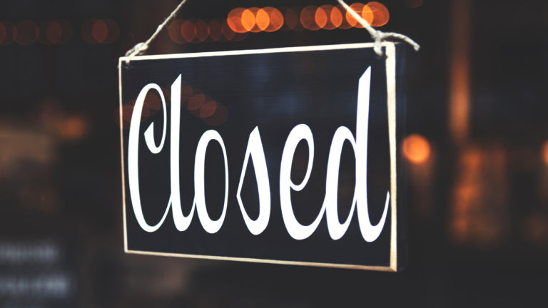 Politie Alkmaar zoekt wapens in pizzeria, maar vindt ziekige werknemers