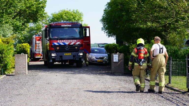 Paarden ongedeerd bij brand in schuur Egmondermeer