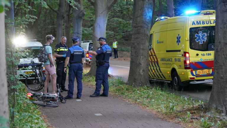 Fietser gewond op Eeuwigelaan Bergen