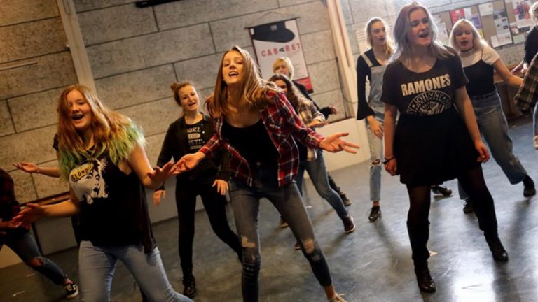 Oberon zoekt jeugdig musicaltalent voor The Adams Family π