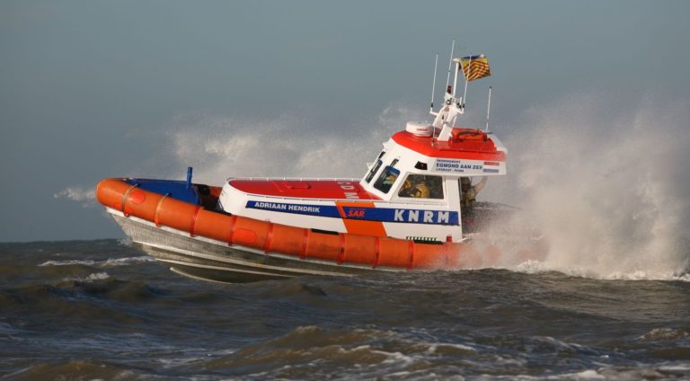 Massale inzet hulpdiensten bij strand Egmond na melding drenkeling
