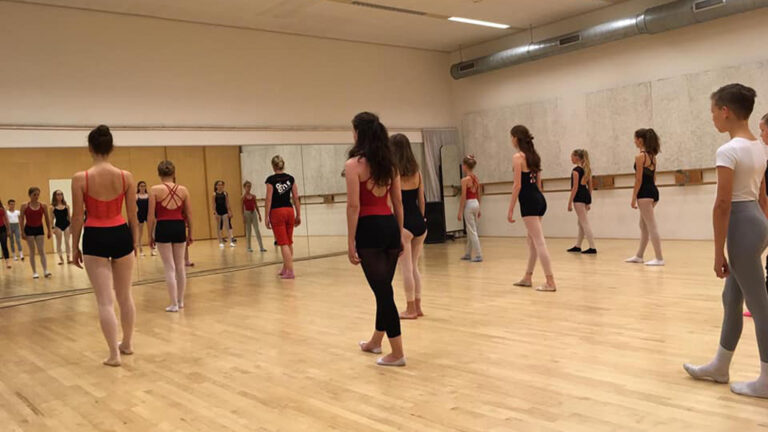 Open Dans-Dag op zaterdag 5 september bij Balletschool Attitude in Bergen ๐