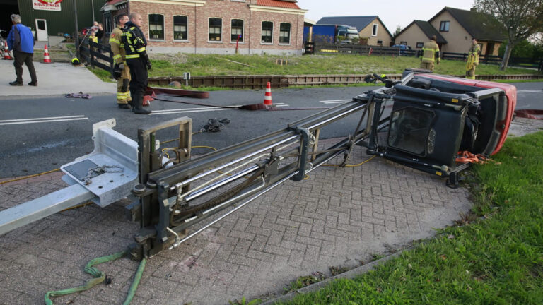Te water geraakte ‘paard en wagen’ zorgen voor ‘reddingschaos’ op Waardse Jan Glijnisweg