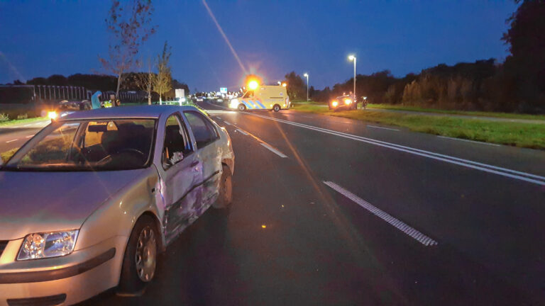 Bijna frontale aanrijding N194 leidt tot veel schade en tweede ongeval