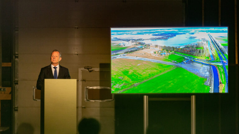 Veel belangstelling voor officiële opening Natuurbegraafplaats Geestmerloo