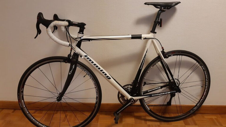 Eigenaar racefiets gezocht in verband met strafrechtelijk onderzoek