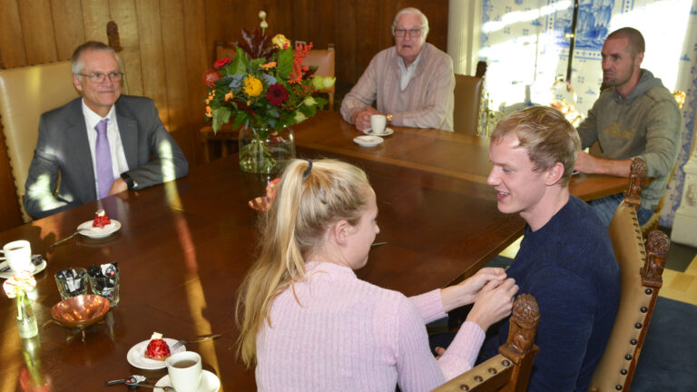 Gemeente Alkmaar huldigt Nederlands meerkampkampioen Rik Taam