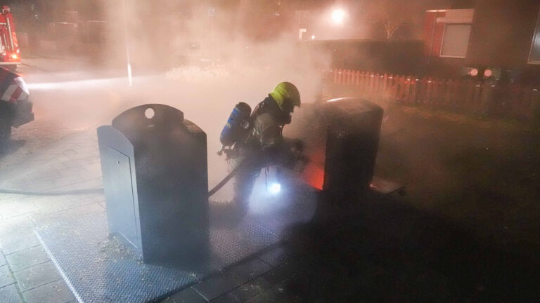 Lastige brand in papiercontainer aan Arendsweg in Alkmaar