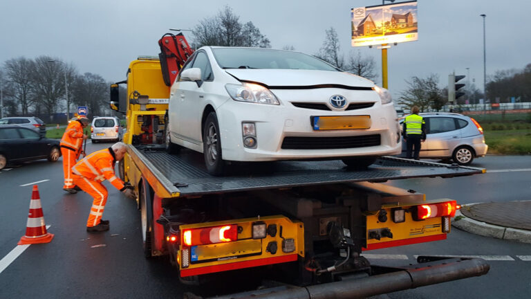 Aanrijding op Nollenweg, troostleeuw doet wonderen voor geschrokken kind